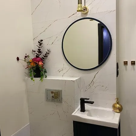 Przytulny I Nowoczesny Malgosi, 10 Min Pieszo Od Dworca I Galerii Apartmán *